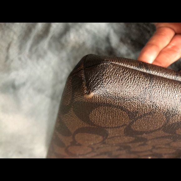 Coach crossbody for small tablets/e-readers - Picture 7 of 8